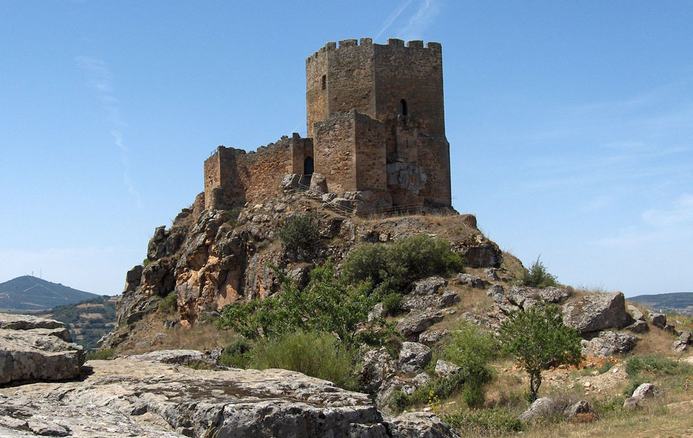 Algoso Castle