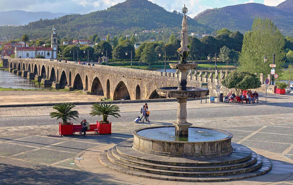 Private Tour: Viana do Castelo and Ponte de Lima from Porto