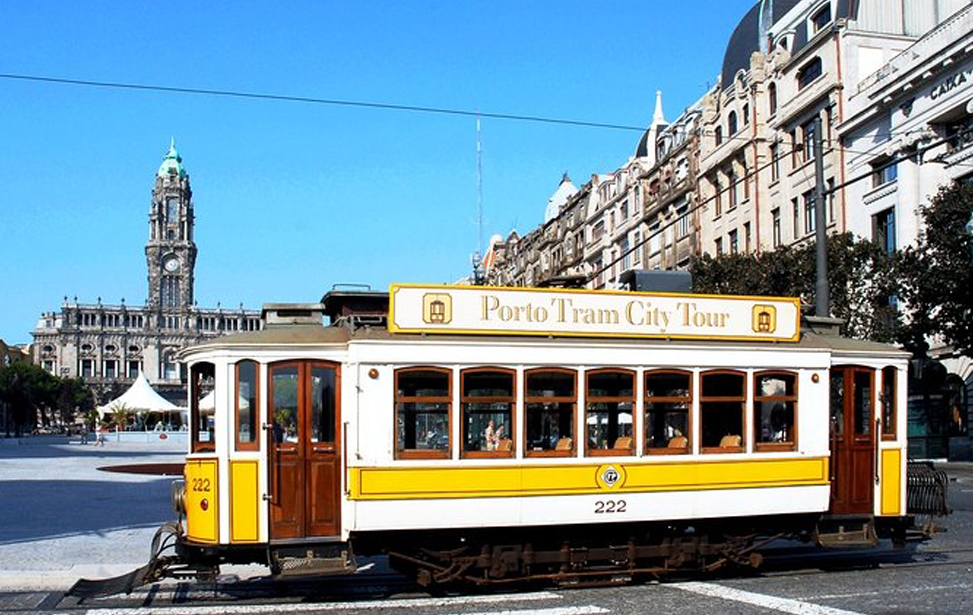 Porto Premium 3 in 1: Hop-On Hop-Off Bus, Tram Tour and Guindais Funicular