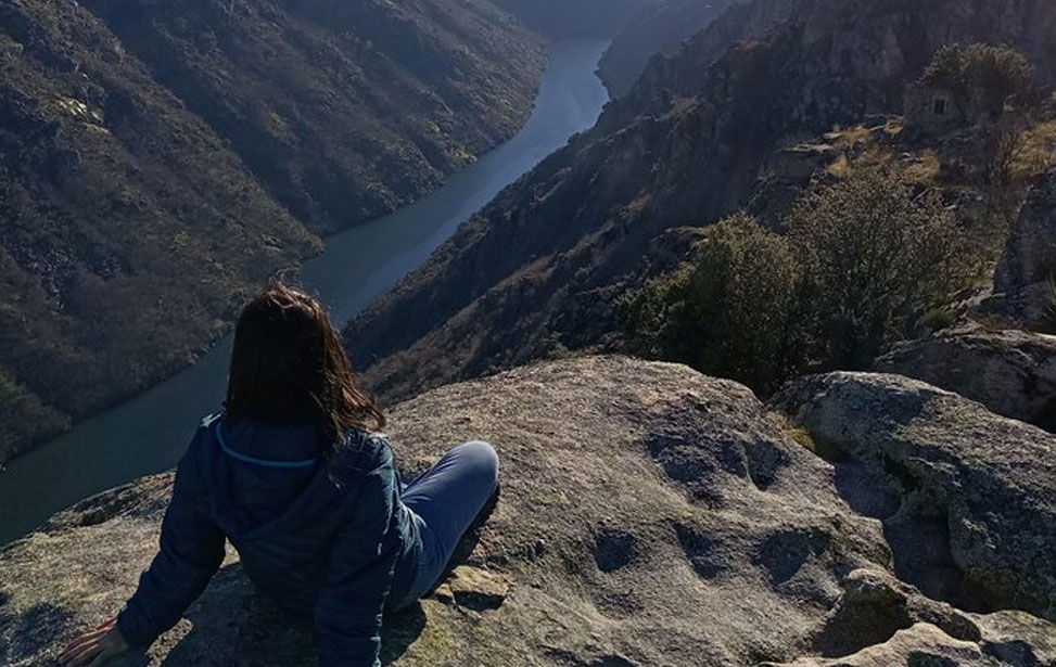 Foz Côa and Douro. Be enchanted by rock carvings and drink the best wines