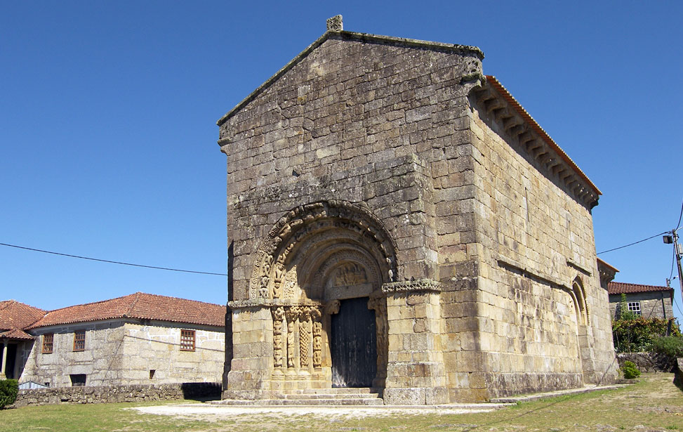 Igreja de São Salvador de Bravães