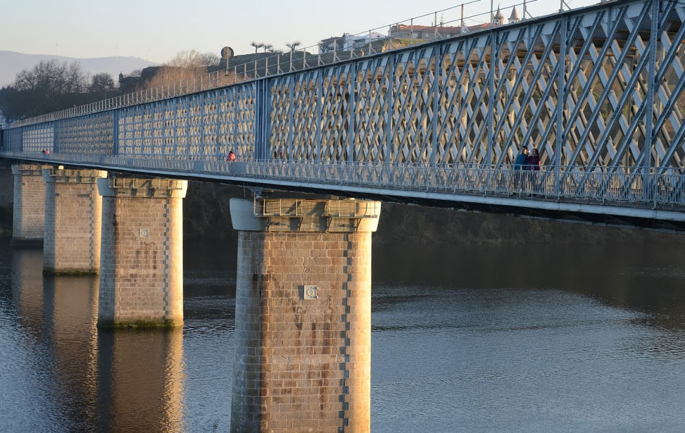 Valença old international bridge