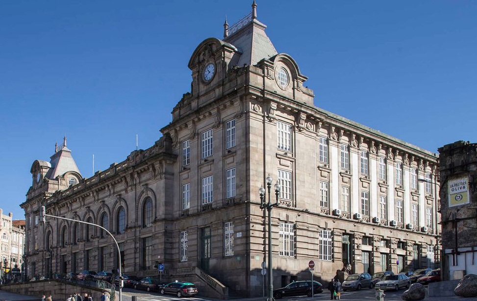 São Bento Station Exterior