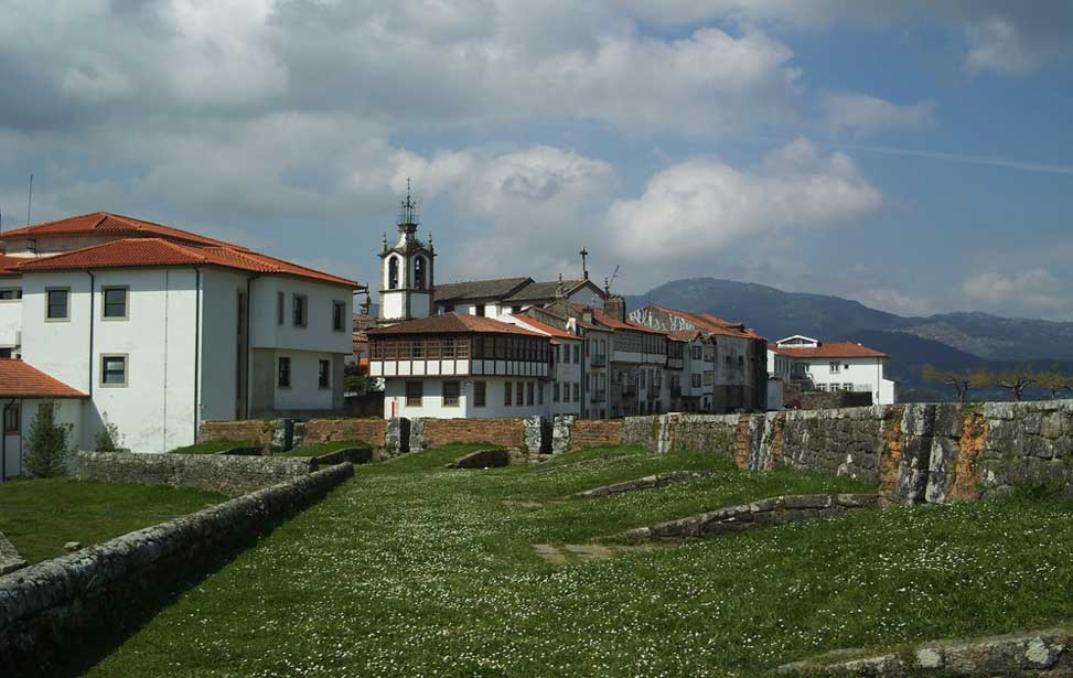 Valença, Ponte de Lima & Viana do Castelo: Private Tour from Porto